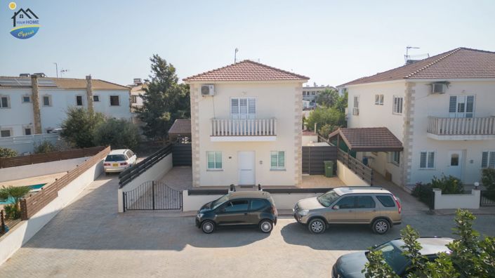 Image No.1-3 Bed Villa for sale