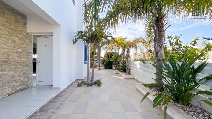 Image No.24-3 Bed Villa for sale