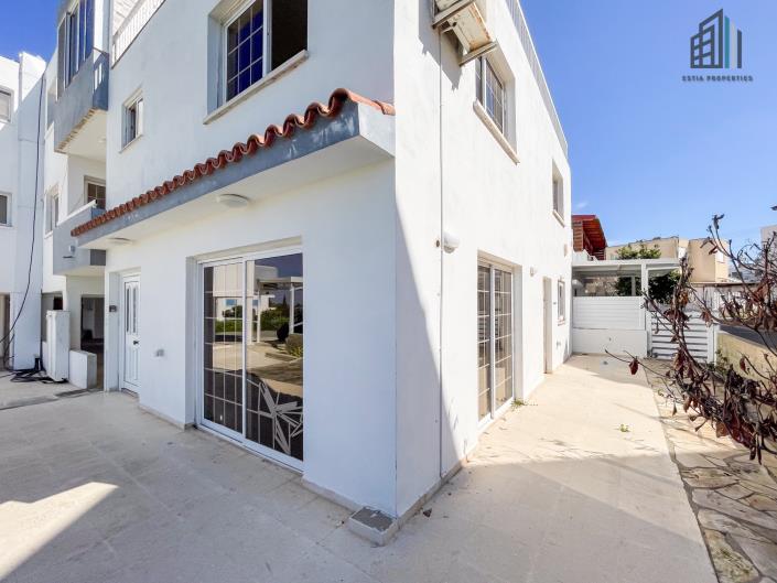 Image No.3-Villa de 4 chambres à vendre à Paralimni