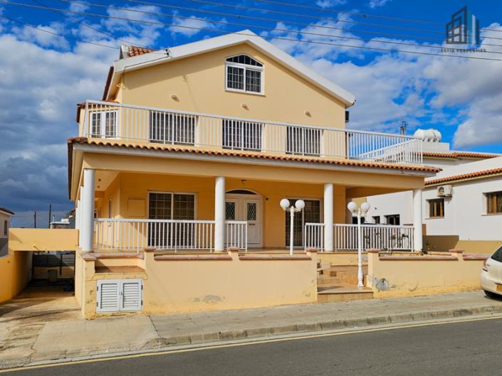 Image No.1-Villa de 5 chambres à vendre à Xylophaghou