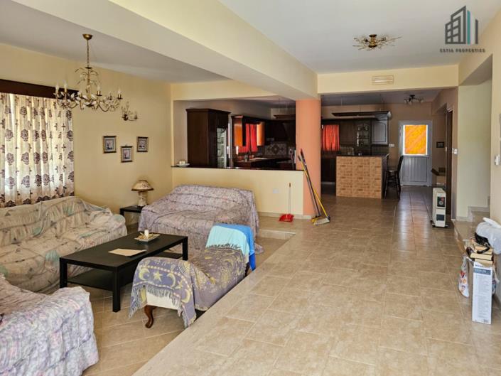 Image No.2-Villa de 5 chambres à vendre à Xylophaghou