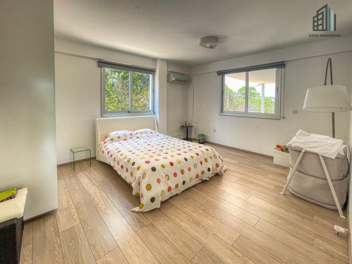 Image No.28-5 Bed Villa for sale