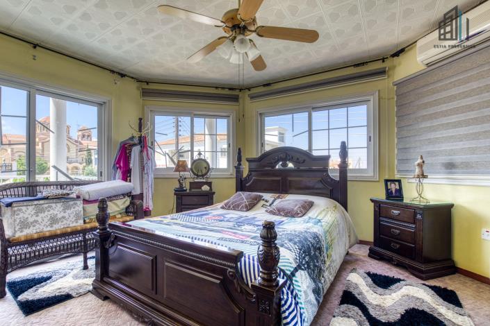 Image No.3-4 Bed Villa for sale