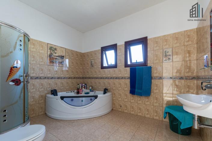 Image No.9-4 Bed Villa for sale