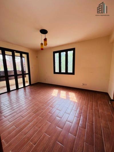 Image No.11-Villa for sale