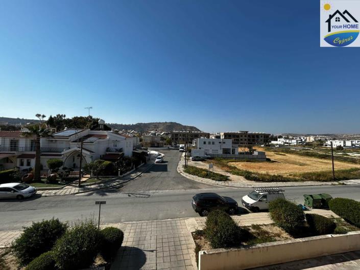 Image No.8-3 Bed Maisonette for sale