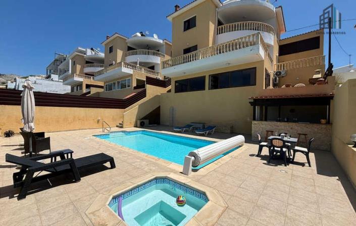 Image No.1-4 Bed House/Villa for sale