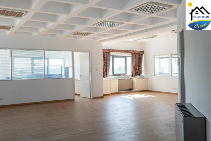 Image No.5-Commercial à vendre à Larnaca