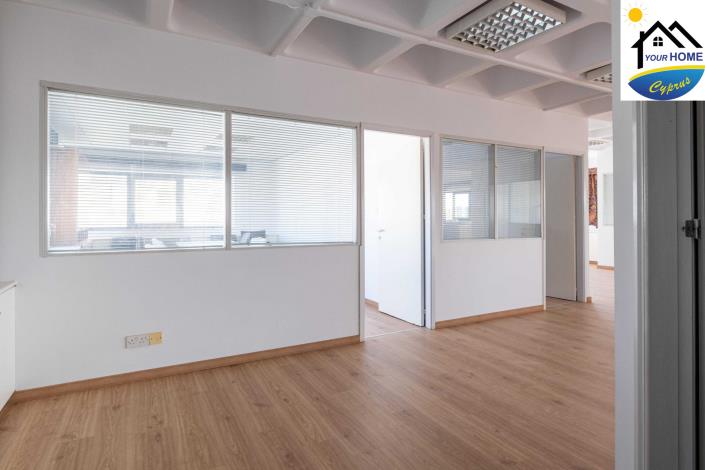 Image No.6-Commercial à vendre à Larnaca