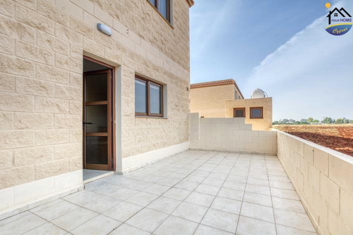 Image No.8-2 Bed Townhouse for sale