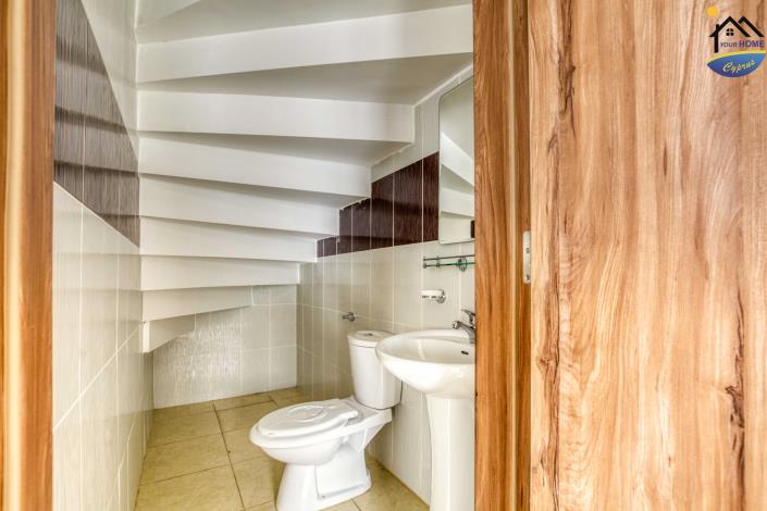 Image No.18-2 Bed Townhouse for sale