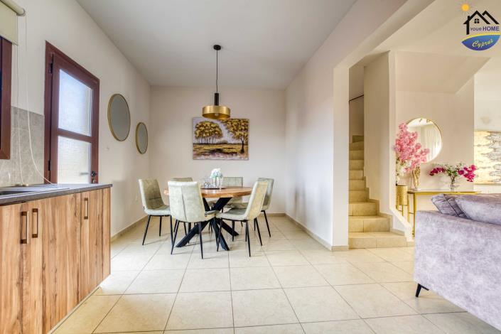 Image No.20-2 Bed Townhouse for sale