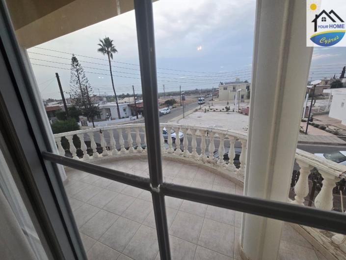 Image No.2-4 Bed Villa for sale