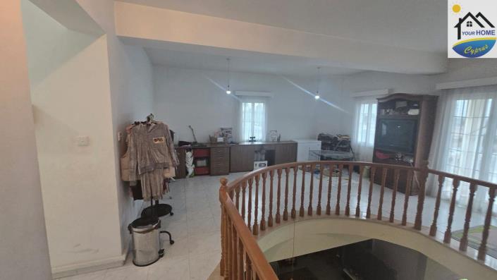 Image No.10-4 Bed Villa for sale