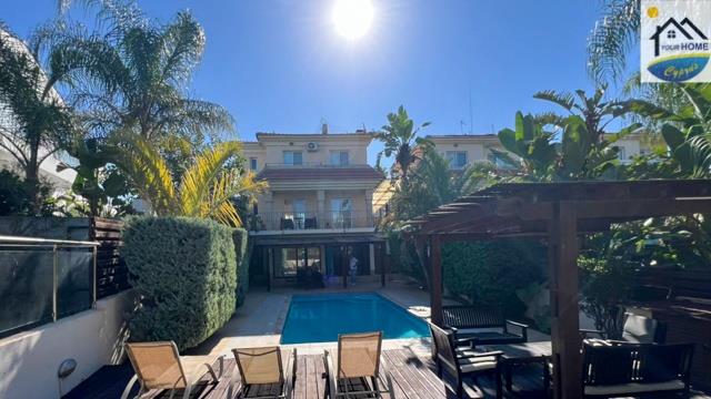 Image No.1-5 Bed Villa for sale