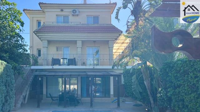 Image No.2-5 Bed Villa for sale