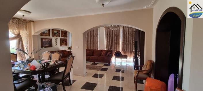 Image No.11-3 Bed House for sale