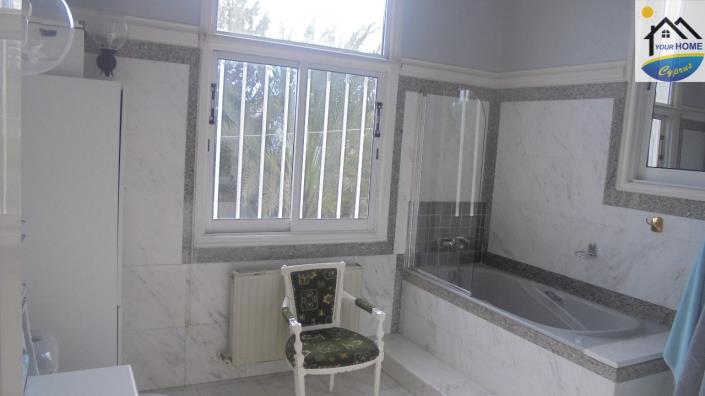 Image No.14-5 Bed Villa / Detached for sale