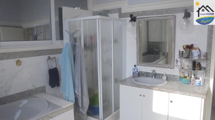 Image No.16-5 Bed Villa / Detached for sale