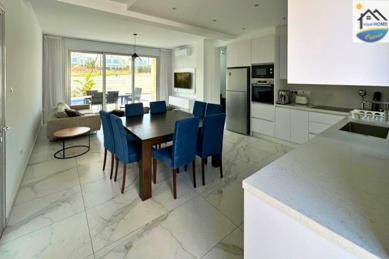 Image No.11-4 Bed Villa / Detached for sale