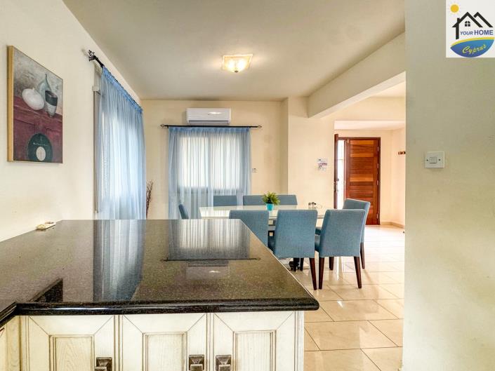 Image No.12-4 Bed Villa / Detached for sale