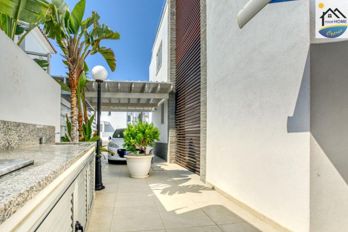 Image No.11-4 Bed Villa / Detached for sale