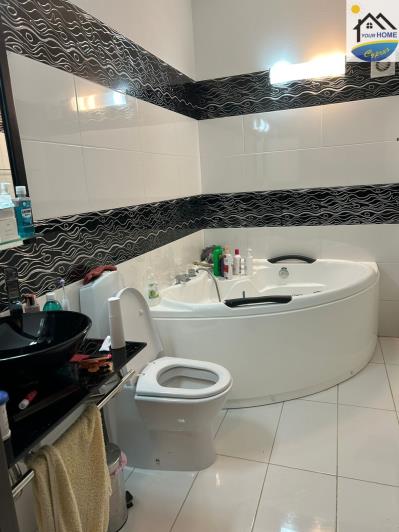 Image No.17-3 Bed House for sale