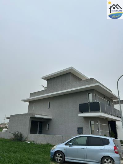 Image No.21-3 Bed House for sale