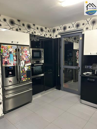 Image No.9-3 Bed House for sale