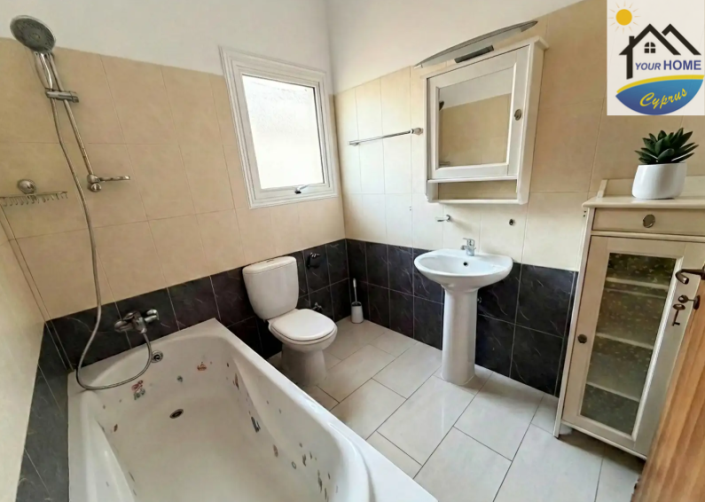 Image No.10-5 Bed Villa / Detached for sale