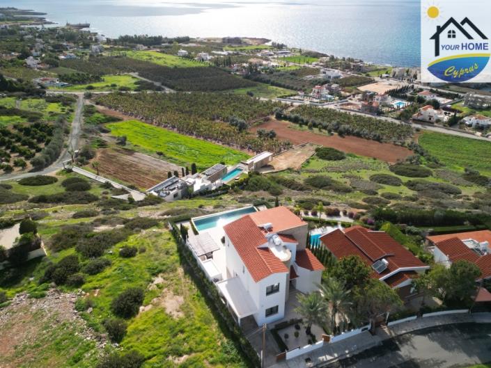 Sea Caves, Villa / Detached