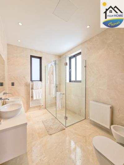 Image No.36-3 Bed Villa / Detached for sale