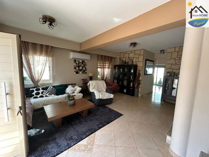 Image No.2-3 Bed Villa for sale