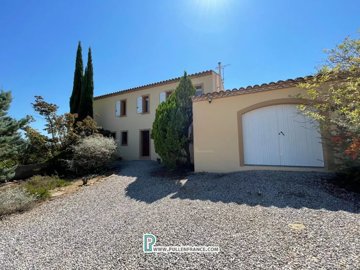 1 - Paraza, Villa