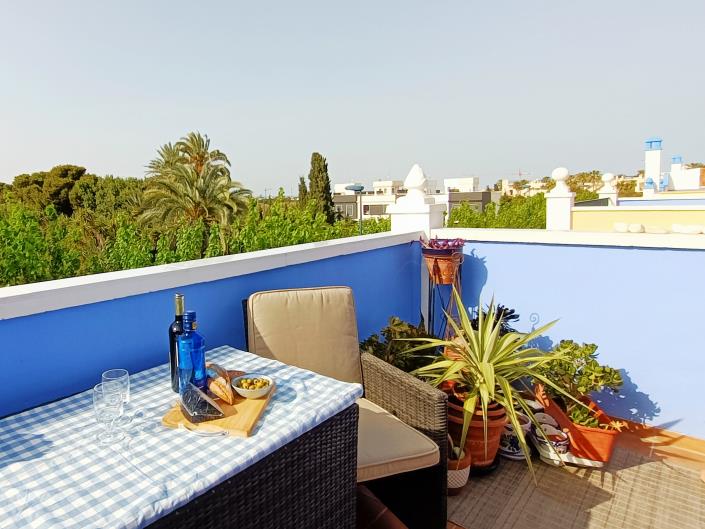 Image No.9-2 Bed Townhouse for sale