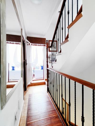 Image No.25-2 Bed Townhouse for sale