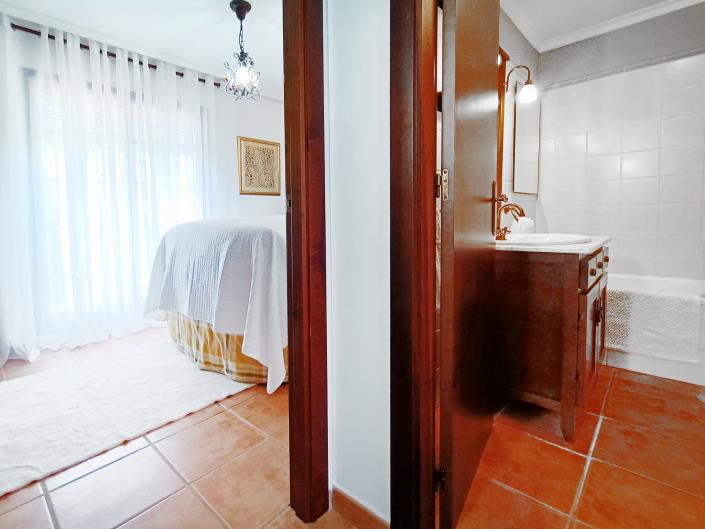 Image No.30-2 Bed Townhouse for sale