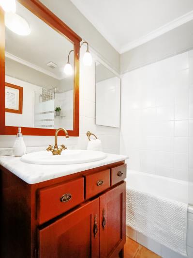 Image No.36-2 Bed Townhouse for sale