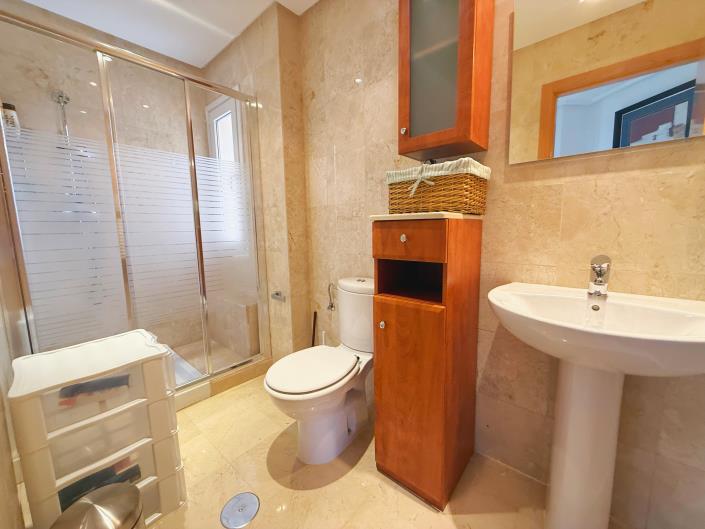 Image No.17-4 Bed Villa / Detached for sale