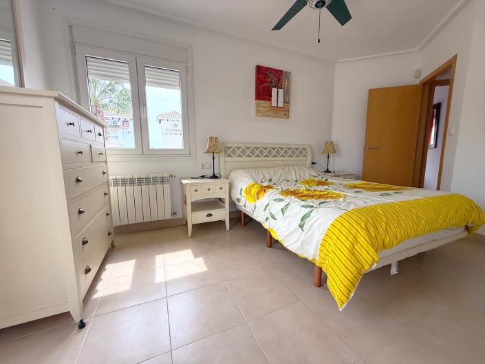 Image No.16-4 Bed Villa / Detached for sale