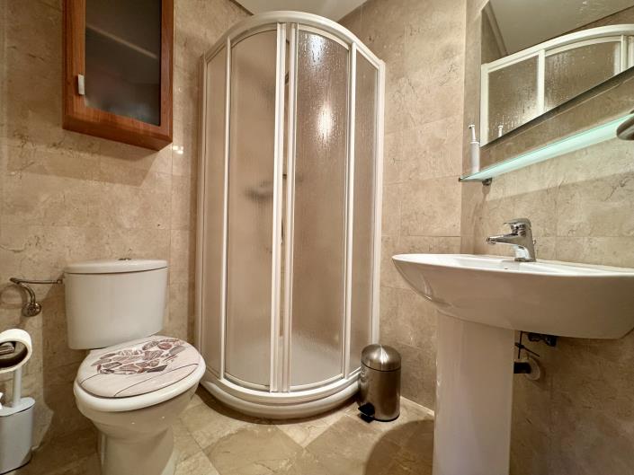 Image No.20-4 Bed Villa / Detached for sale