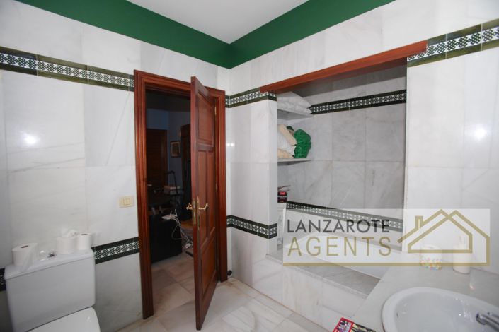 Image No.31-5 Bed Villa for sale