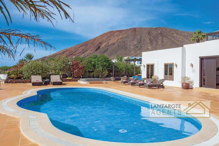 Image No.12-5 Bed Villa for sale