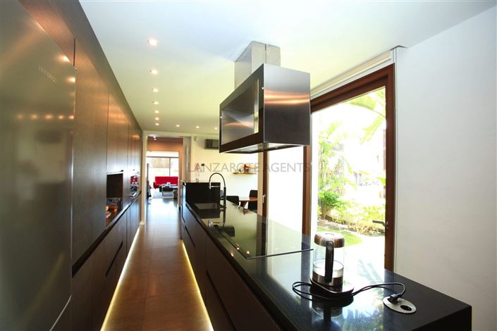 Image No.12-5 Bed Villa for sale