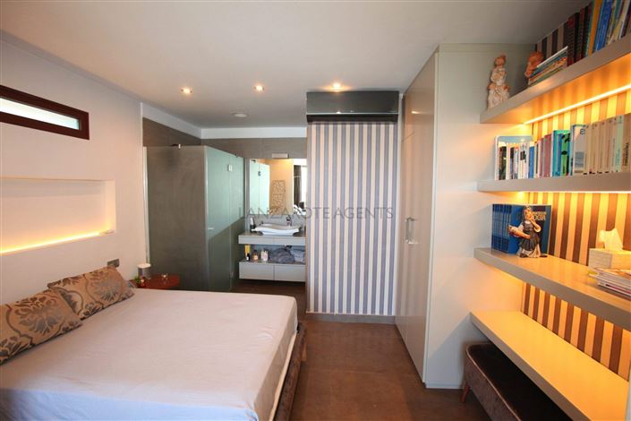 Image No.22-5 Bed Villa for sale