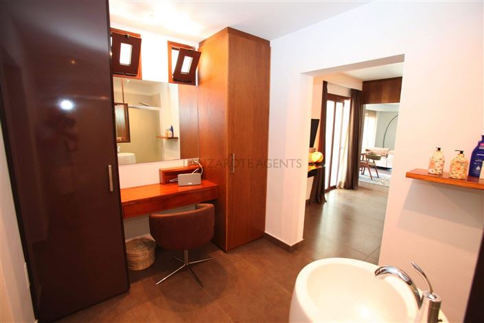 Image No.28-5 Bed Villa for sale