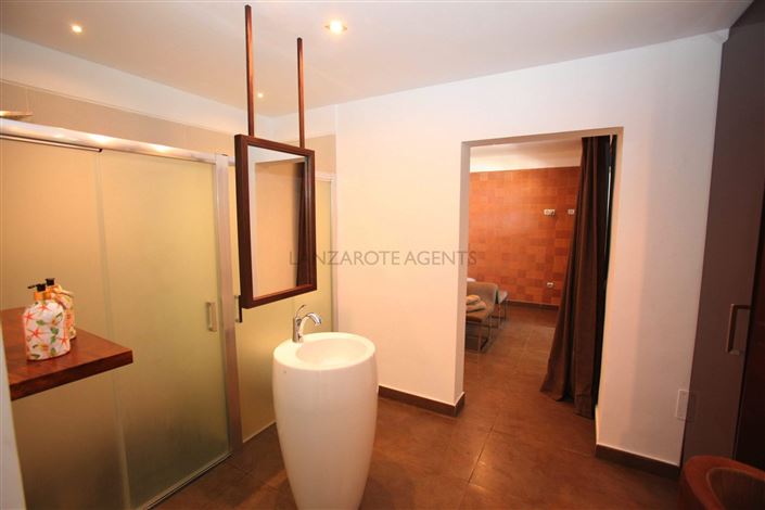 Image No.29-5 Bed Villa for sale