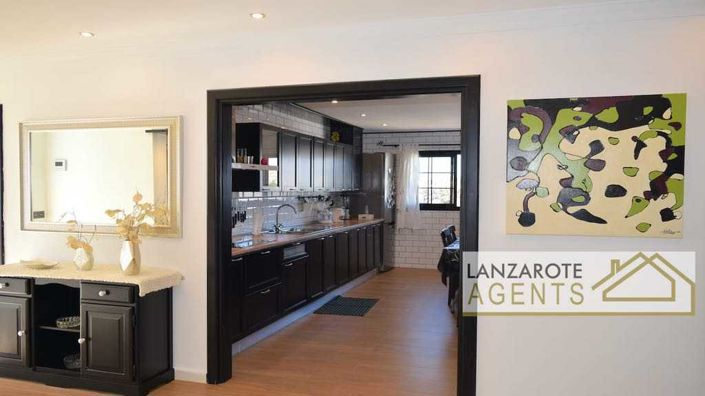 Image No.3-4 Bed Villa for sale
