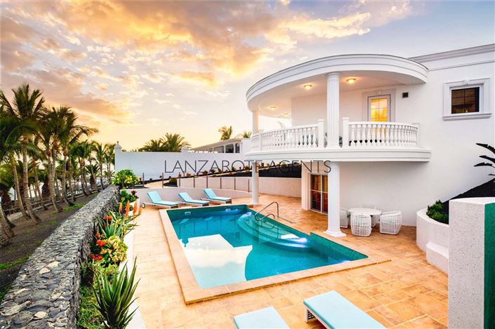 Image No.1-Villa de 4 chambres à vendre à Puerto Calero
