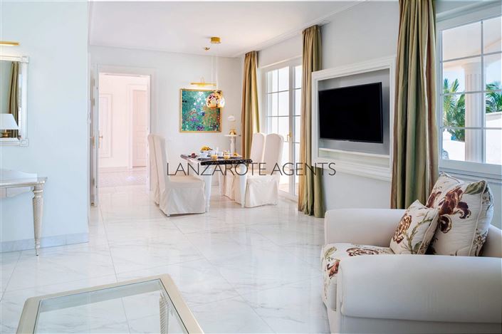 Image No.5-Villa de 4 chambres à vendre à Puerto Calero